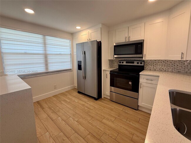 Photo - 4301 Martinique Cir Unit E4