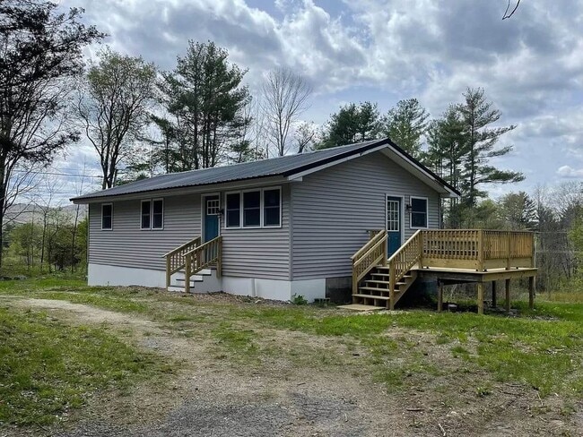 Building Photo - 127 Holbrook Ave Unit 1