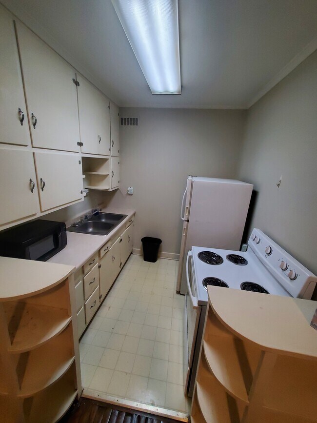 Photo - 1338 Main St Unit 8