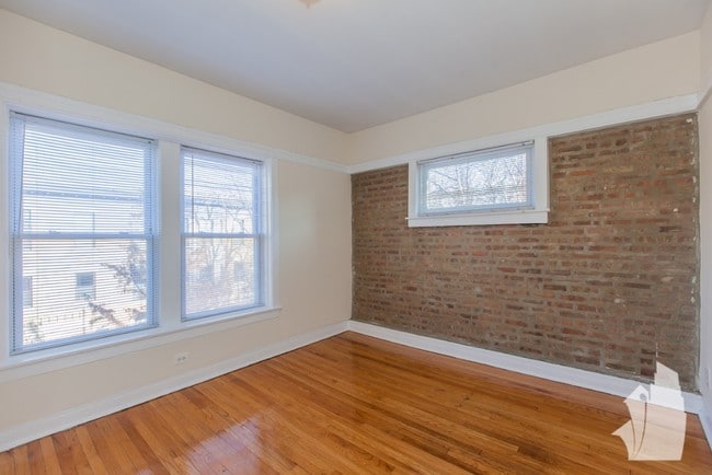 Building Photo - 859 W Cornelia Ave Unit 3S