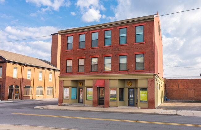 View of the bldg from the street