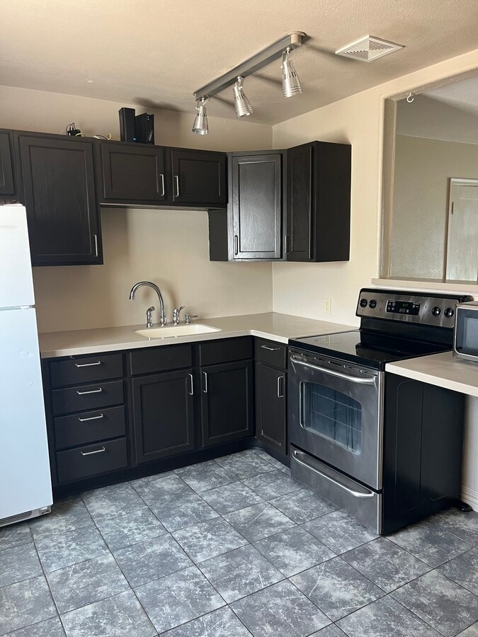 Photo - 255 Bartlett St