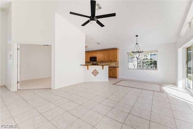 Building Photo - 9841 Las Casas Dr