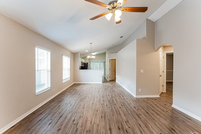 Photo - 810 Cape Cod Cir