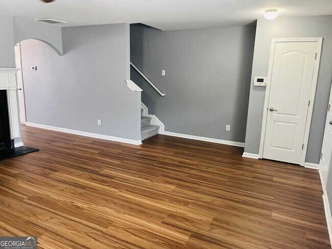 Photo - 3156 Parc Ct SW