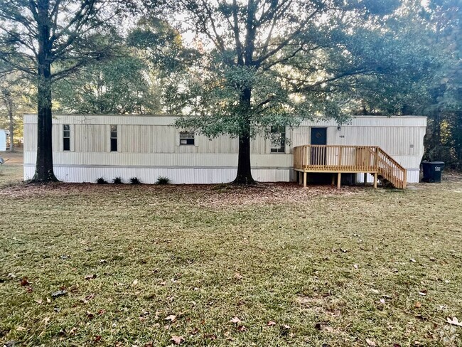 Building Photo - Adorable 2 bedroom 2 bath Trailor Home loc...