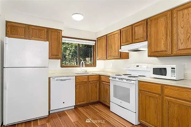 Photo - 2525 NE 95th St