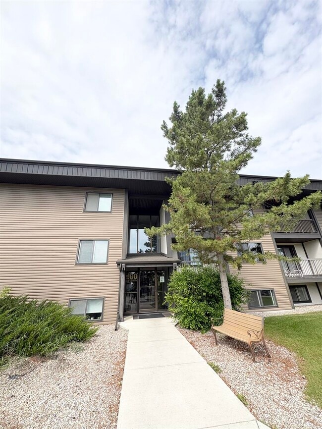 Building Photo - 1 Bed 1 Bath Unit 216