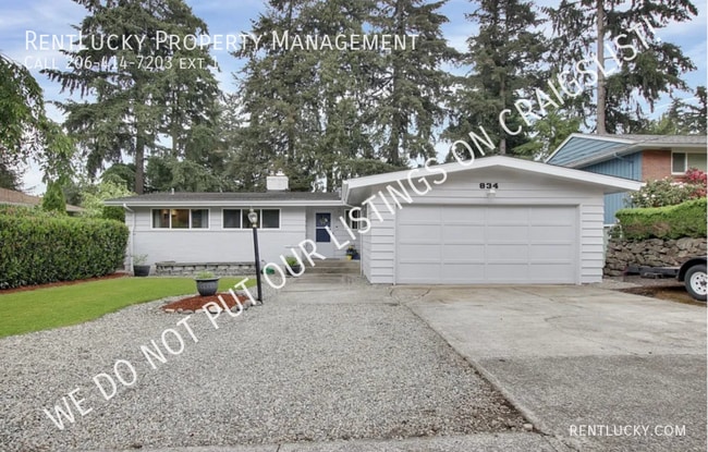 Building Photo - 834 Maplewood Ave