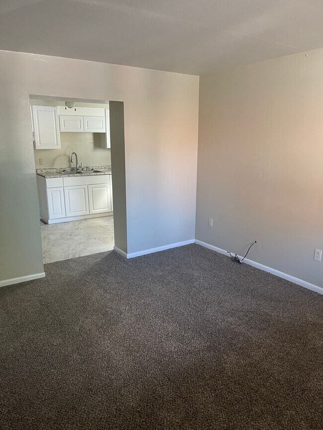 Photo - 1034 Chelton Ave Unit 1st Floor