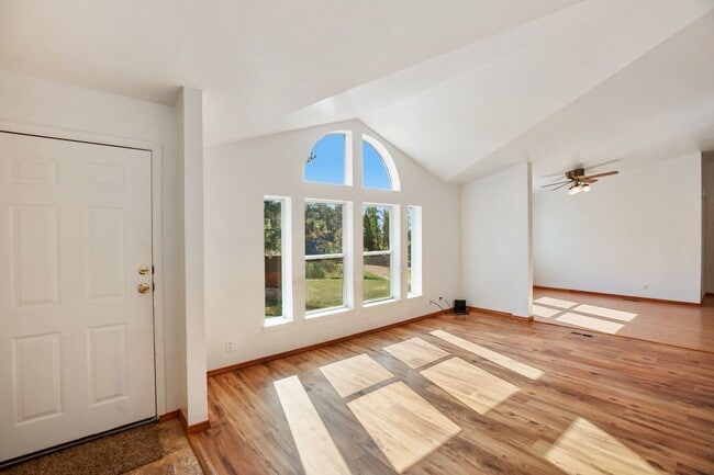 Photo - Wonderful Rural Home!