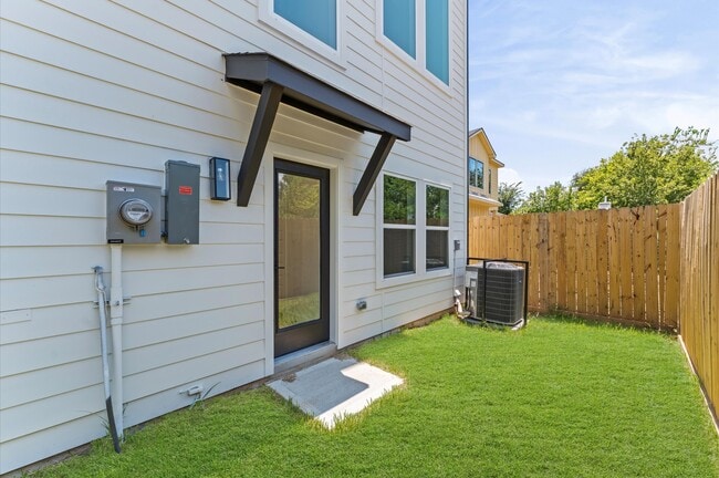 Photo - 4104 Alice St