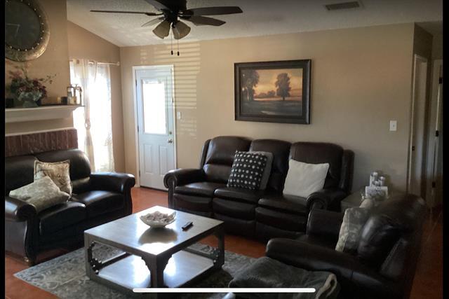 Photo - 1020 Union Dr