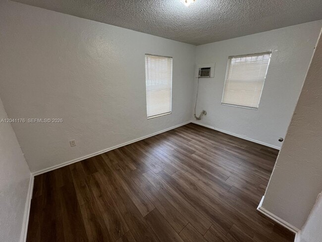Photo - 10 NW 71st St