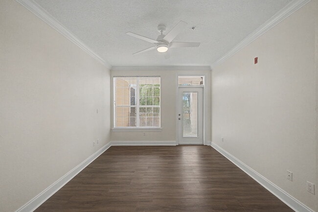 Photo - 159 Brooks St SE