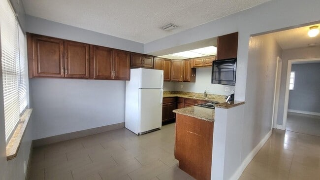 Photo - 1821 NE 56th St