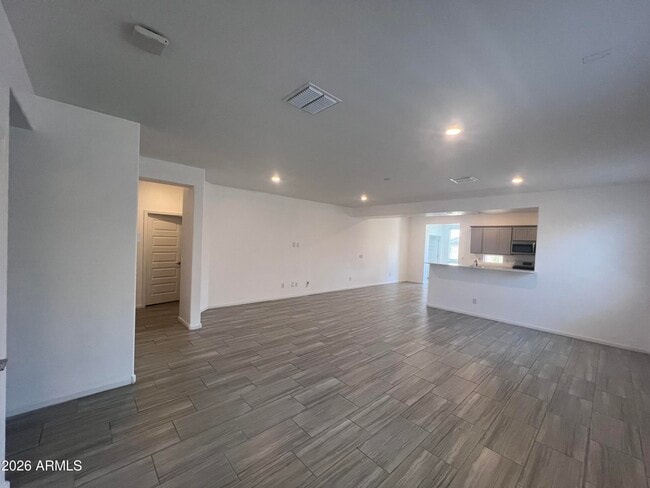 Photo - 19 N 197th Dr