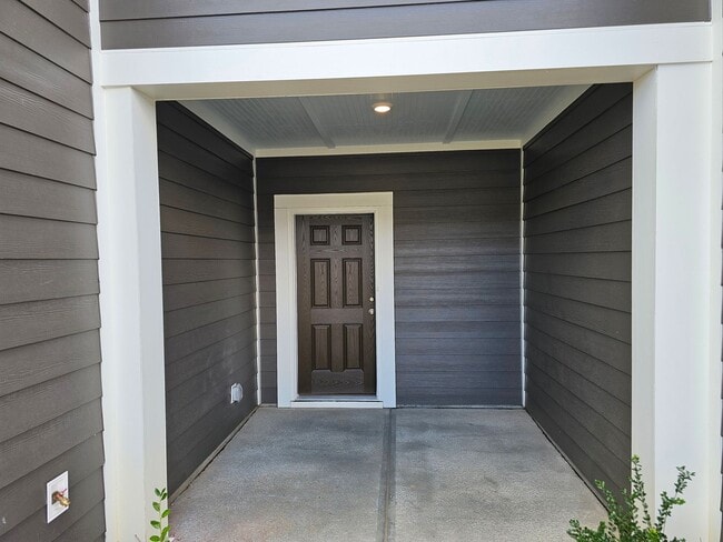 Photo - Beautiful Townhome in Concord! Great schools!