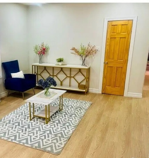 Living area - 39 E 52nd St Unit 2