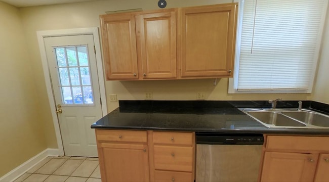 Photo - 129 E Tompkins St