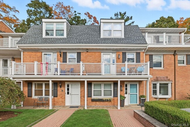 Photo - 1068 Boston Post Rd