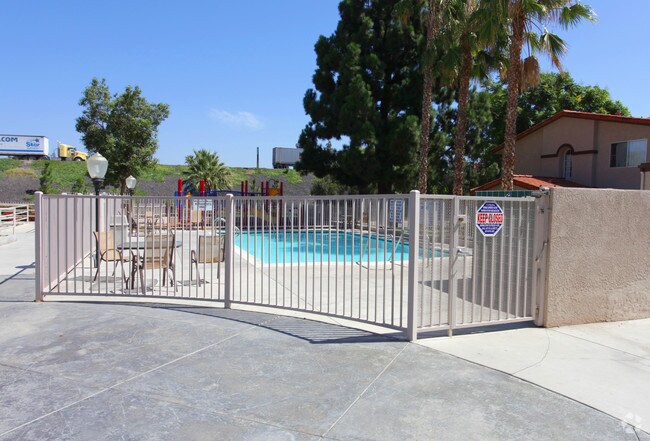 Photo - CORONA DE ORO