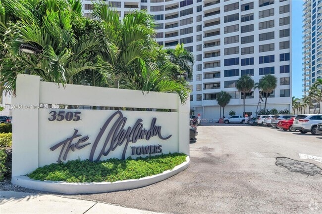 Building Photo - 3505 S Ocean Dr Unit 208 Rental