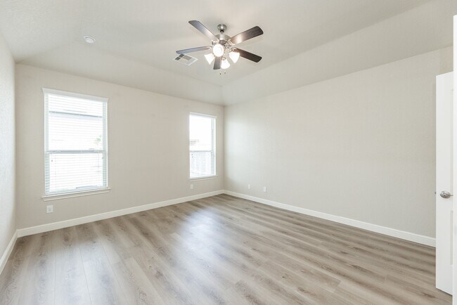 Photo - 23818 Hawthorn Dale Ct