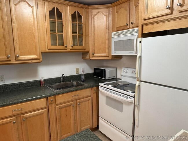 Building Photo - 2 Canterbury A Unit 2