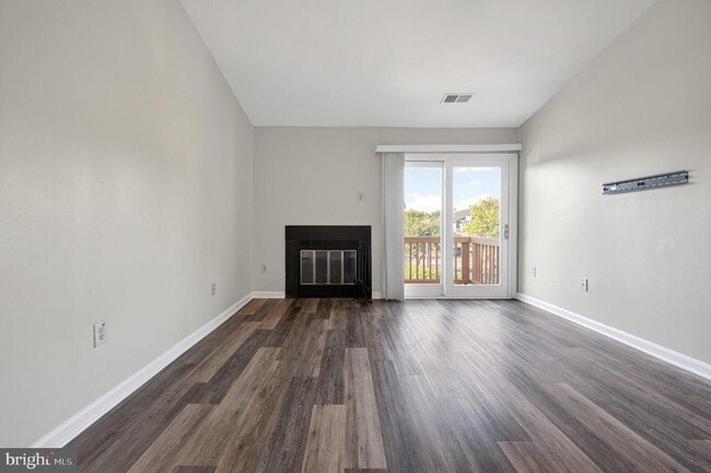 Building Photo - 8610 Beekman Pl Unit D