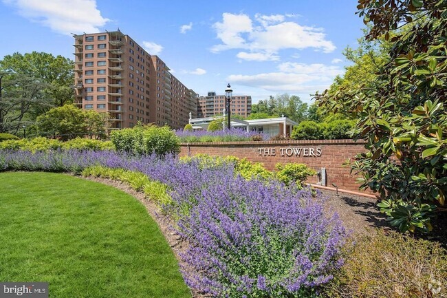 Building Photo - 4201 Cathedral Ave NW Unit 604E Rental