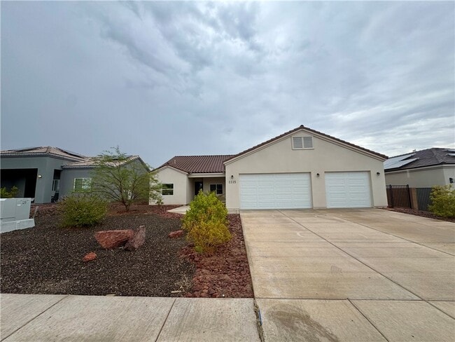 Photo - 2225 Moonridge Ln