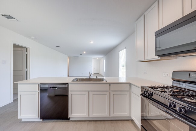 Photo - 1301 Salton Ln