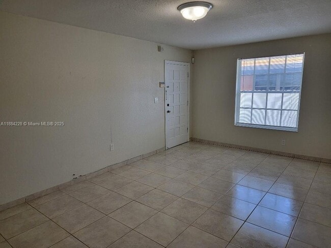 Photo - 150 E 6th St
