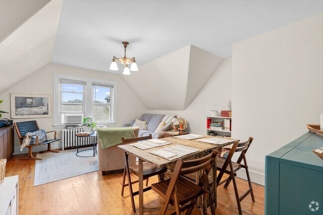 Building Photo - 5 Wenham St Unit 3 Rental