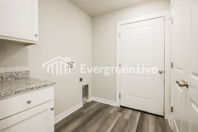 Photo - 341 N Mojave St