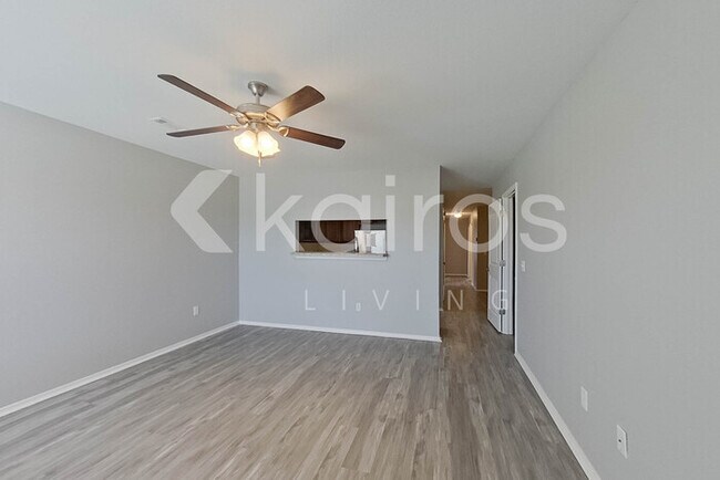 Photo - 5002 Thomas St