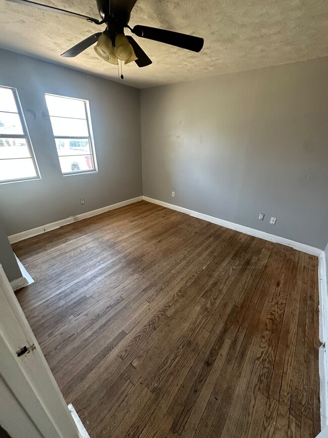 Photo - 103 N Florida St