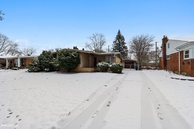 Photo - 5342 Streefkerk Dr