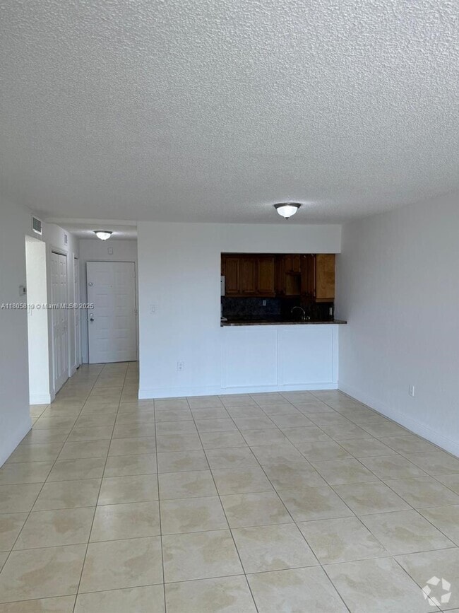 Building Photo - 7010 NW 186th St Unit 5-514 Rental