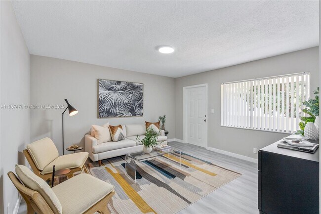 Photo - 501 SE 23rd St Unit 1