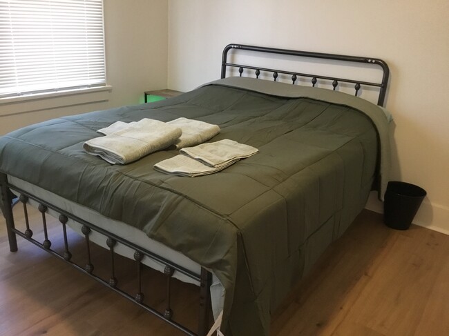 Photo - 665 Loma Ave