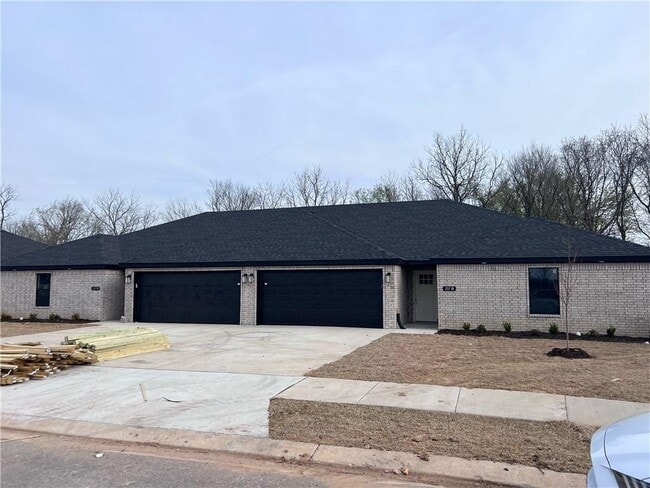 Photo - 207 Tricha Cir SW Townhome