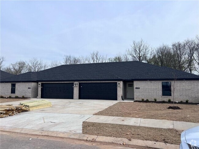 Building Photo - 207 Tricha Cir SW Rental