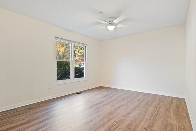 Photo - Carrboro 2 Bedroom/1Bathroom Unit! Adorabl... Casa