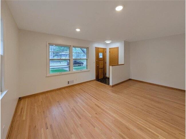 Photo - 5713 Xerxes Ave S