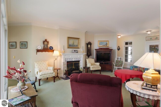 Photo - 10512 Lakeshore Rd