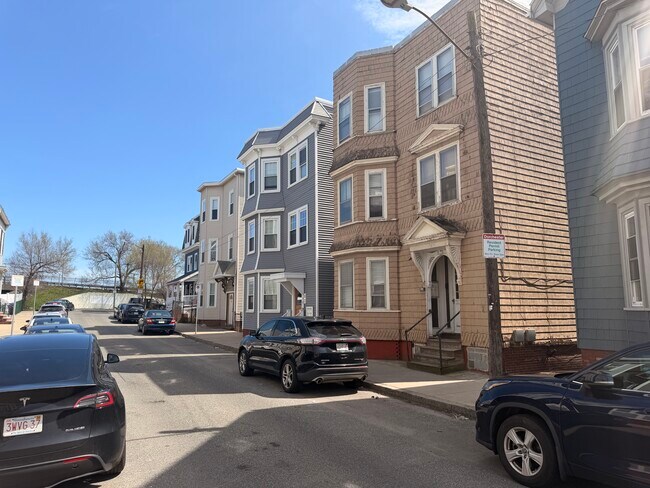 Photo - 18 Washburn St Unit 2