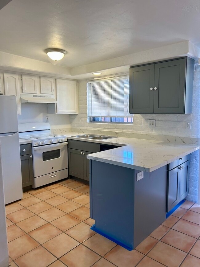 Photo - FOR RENT