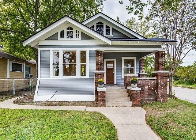 Building Photo - 946 W Gramercy Pl